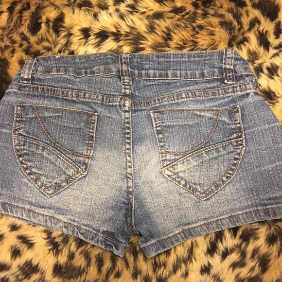 Wallflower shorts - Picture 2 of 4